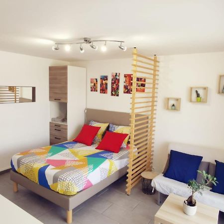 Suite Athena - Melun Gare Rer - Studio Avec Balcon Et Parking Buitenkant foto