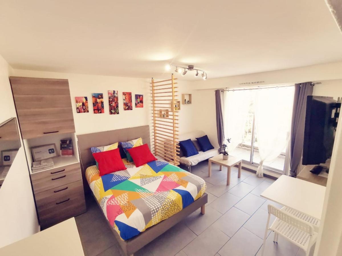 Suite Athena - Melun Gare Rer - Studio Avec Balcon Et Parking Buitenkant foto
